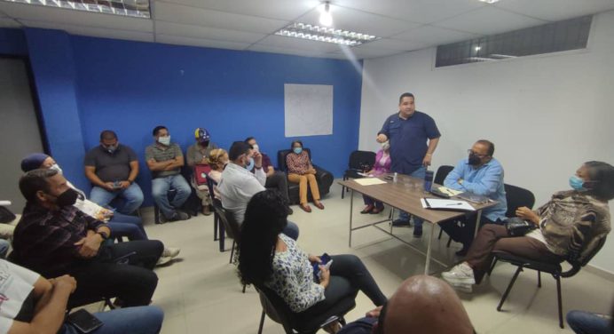 Aristimuño se reunió con equipo de expertos en materia municipal