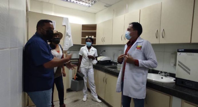 Daniel Monteverde supervisa servicios médicos en Cedeño