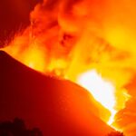 efusiones de lava en el volcan de la palma mantienen activadas las alertas laverdaddemonagas.com la palma 1