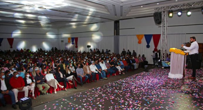Ernesto Luna prometió construir hospital materno infantil para Monagas