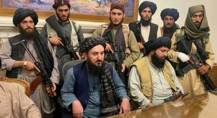 70% de los medios afganos cerraron tras la llegada de los talibanes