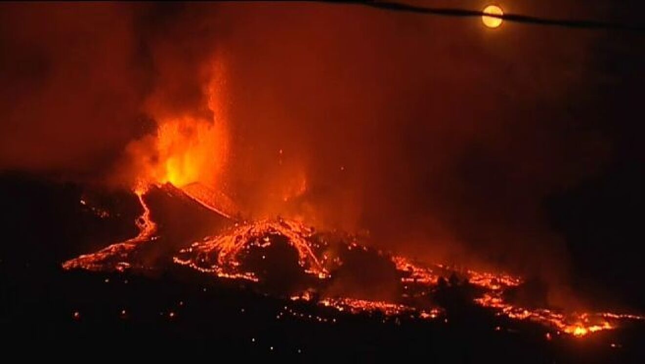 Lava del volcán La Palma arrasa con 860 hectáreas y obliga nuevas evacuaciones