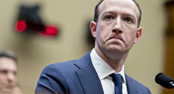 Mark Zuckerberg pierde $ 5.900 millones tras la caída de Facebook