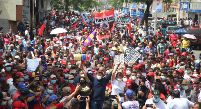 Ernesto Luna y Ana Fuentes inician campaña ofreciendo nueva forma de gobernar