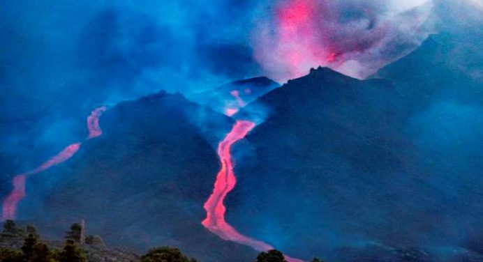 Ruptura de cono del volcán La Palma amenaza nuevas zonas urbanas