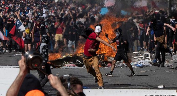 Violentas protestas en Chile dejan dos muertos y 459 detenidos (+Fotos)