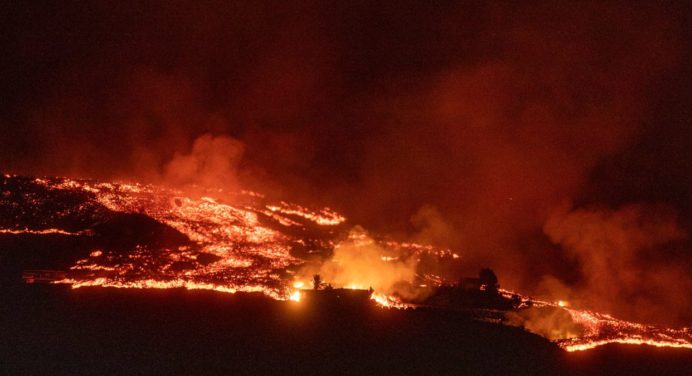 Volcán de La Palma sigue causando estragos ahora con dos nuevas coladas