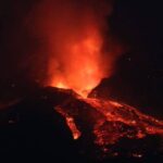 volcan la palma se derrumba cono y lava amenaza otras poblaciones laverdaddemonagas.com volcan