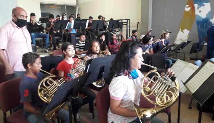 12 mil jovenes musicos van por el record guinness de la orquesta mas grande del mundo con un concierto en venezuela laverdaddemonagas.com monagas musicos