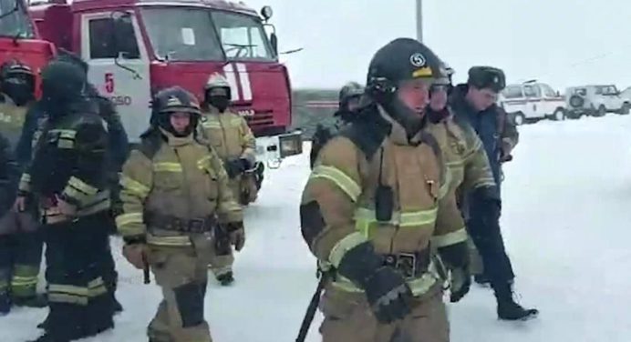 Al menos 52 muertos tras un incendio en una mina en Rusia
