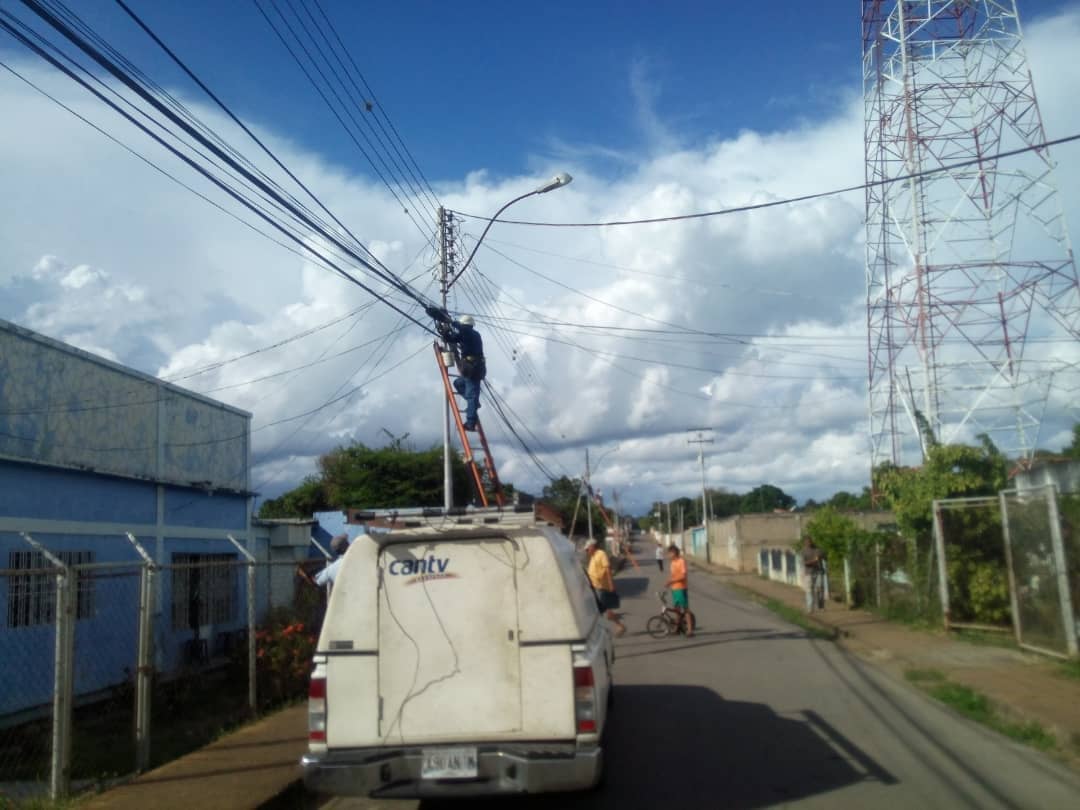 Alcalde Monteverde le devolvió el servicio de telefonía e internet al municipio Cedeño