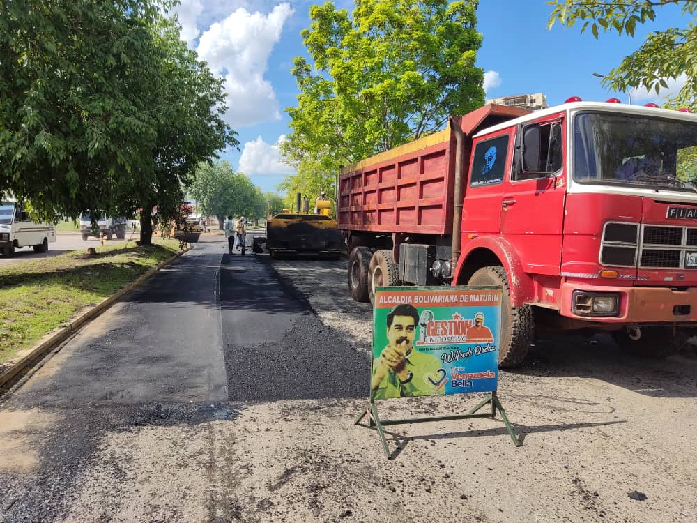 alcaldia de maturin coloca 200 toneladas de asfalto en la avenida raul leoni sur laverdaddemonagas.com ordaz 3