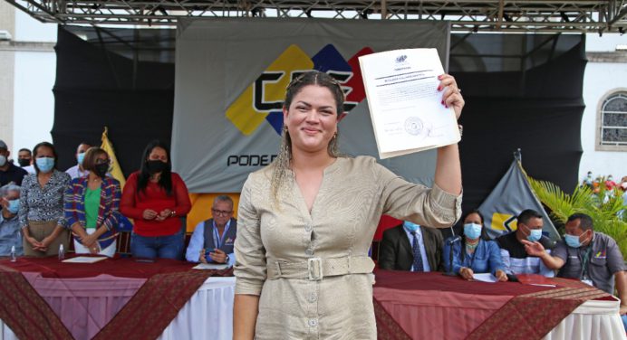 Alcaldesa Ana Fuentes prometió un gobierno humanista y renovador