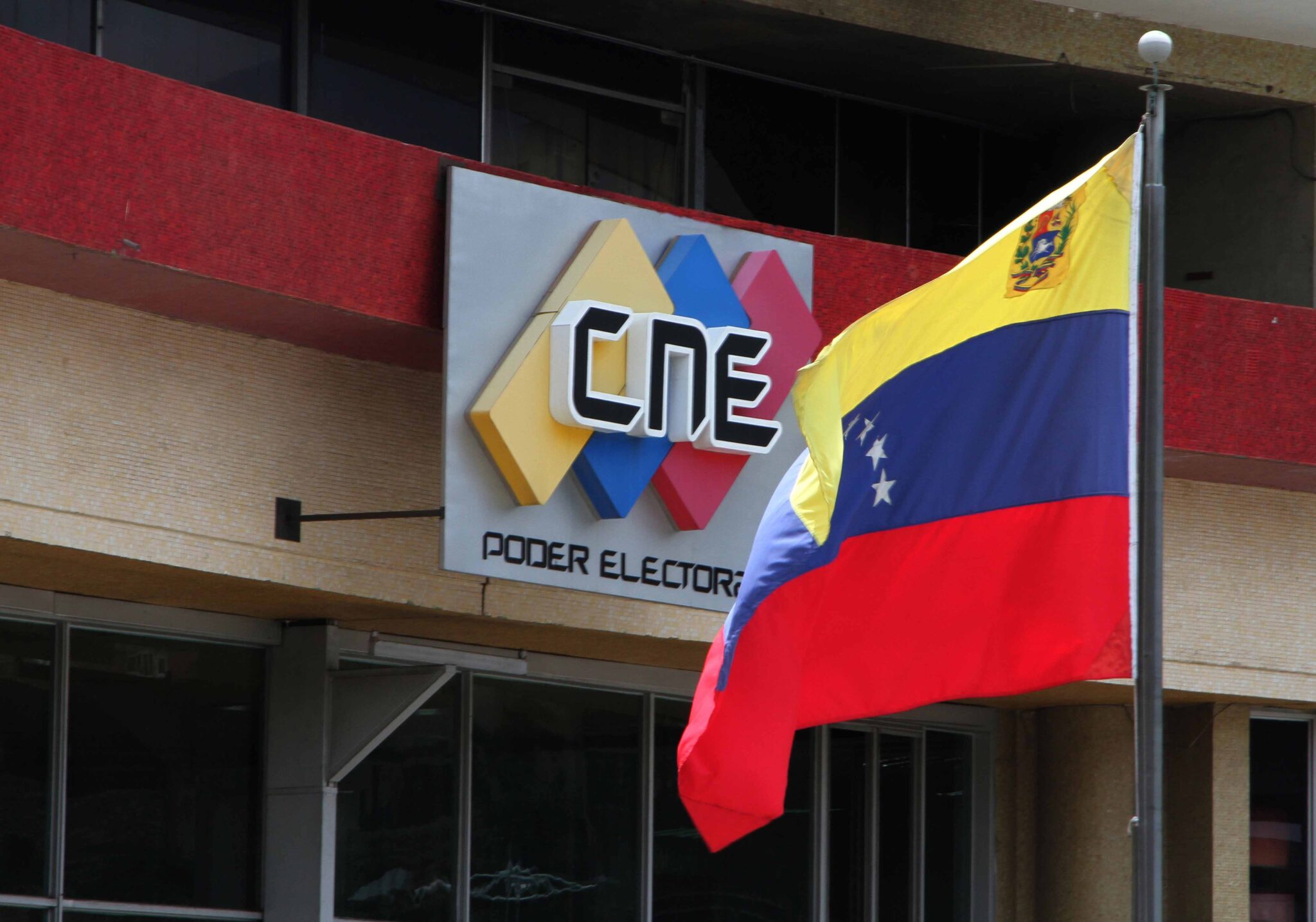 CNE despliega 2.000 fiscales para vigilar campaña electoral