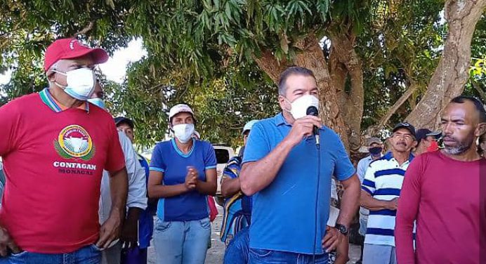 Confagan entrega herramientas e insumos a gremio de campesinos de Haticos II