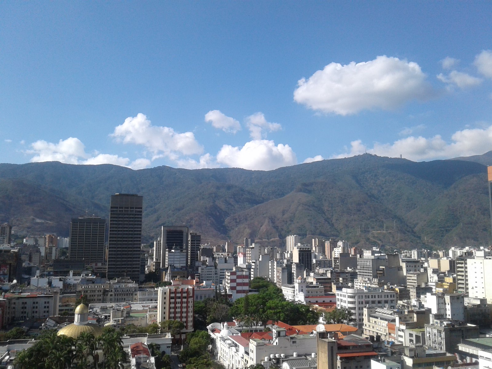 Inicio de semana con cielo despejado en todo el territorio venezolano