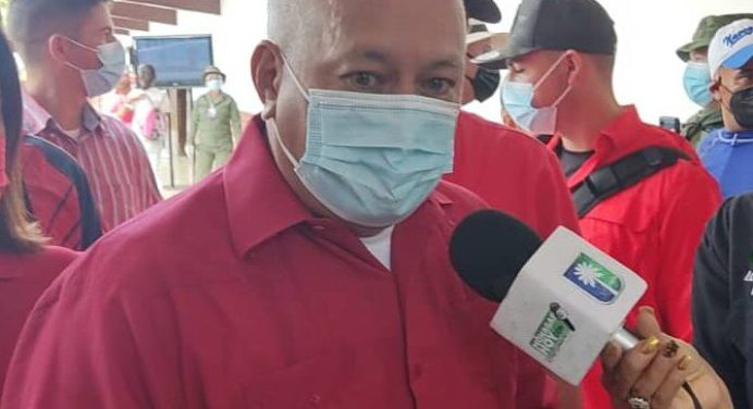 Diosdado Cabello vio positiva la afluencia de electores en los centros de votación