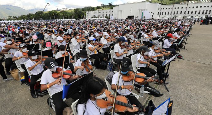 El Sistema buscó batir récord Guinness con la marcha eslava de Tchaikovsky