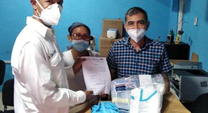 Entregan insumos de bioseguridad para el área Covid-19 del Humnt