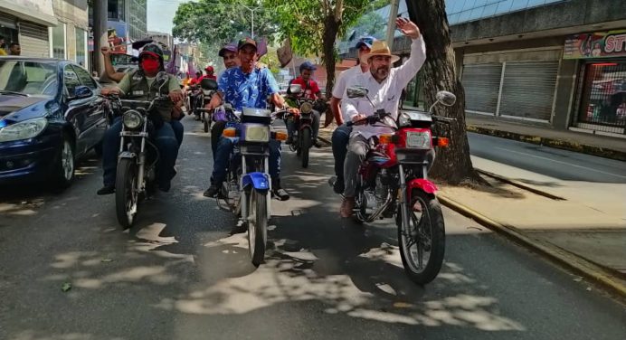 Johel Orta encabezó caravana de motorizados en la cuenta regresiva al 21-N