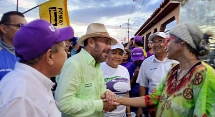 Johel Orta y Luis Díaz hicieron casa por casa en Las Terrazas de Paramaconi