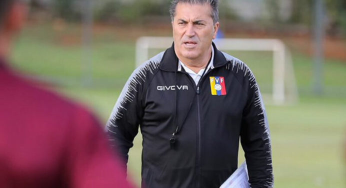 José Peseiro afirmó que la FVF le pagó la deuda