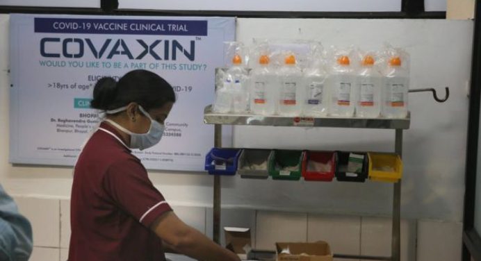 La OMS aprueba la vacuna india para uso de emergencia
