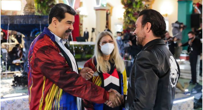 Pablo Montero le dedica serenata al Presidente Maduro por su cumpleaños