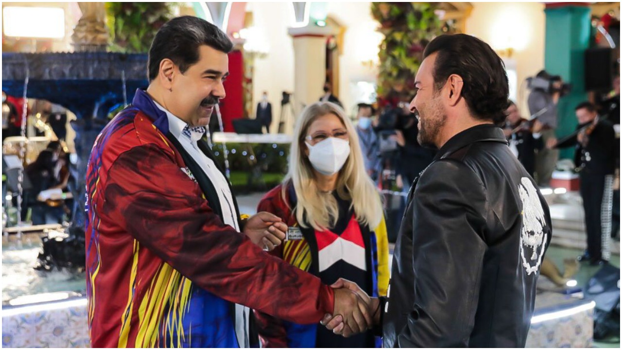Pablo Montero le dedica serenata al Presidente Maduro por su cumpleaños