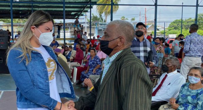 Pastores de 700 iglesias respaldan a Ana Fuentes en Maturín
