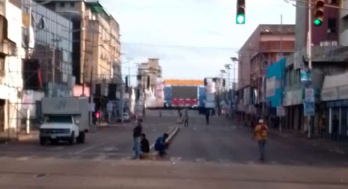 Restringido el paso en la avenida Bolívar y Juncal por mitin de cierre del Psuv