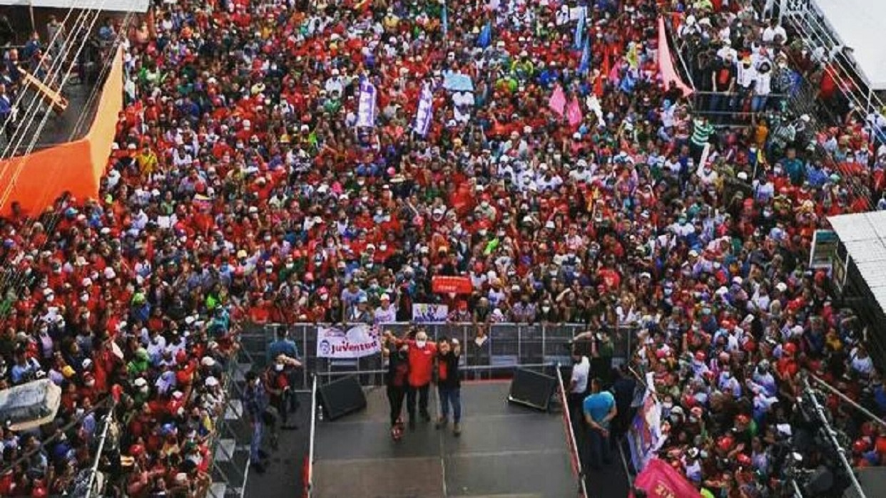 Arreaza dio su primer discurso donde Hugo Chávez inició campaña en 1998