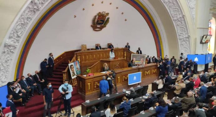 Delcy Rodríguez descarta dolarización en el país
