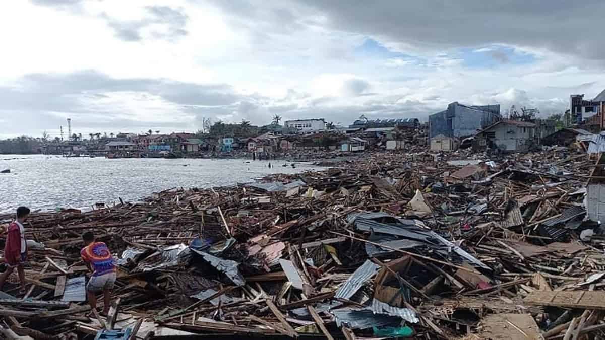 Devastador tifón Rai en Filipinas deja a su paso más de 200 muertos