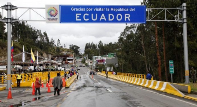 Ecuador posterga reapertura de frontera con Colombia