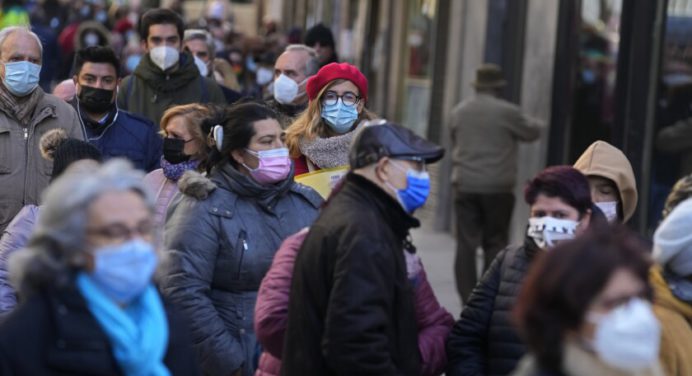 España vuelve al riesgo por tener el pico más alto de contagio por Covid-19