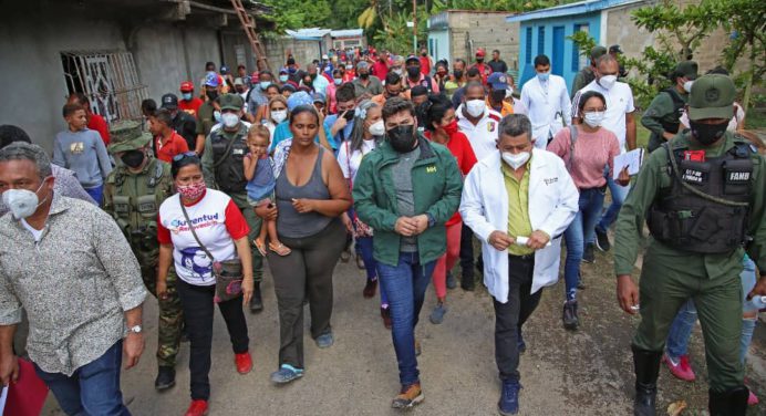 Gobernación atiende a 136 familias afectadas por las inundaciones en el municipio Bolívar