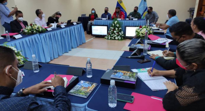 Gobernador Luna y 13 alcaldes afinan estrategias durante primer encuentro