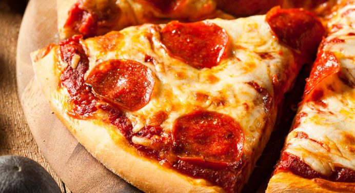 ¡Increíble! Una pizza cortada en 7 o 9 partes iguales según doodle de Google