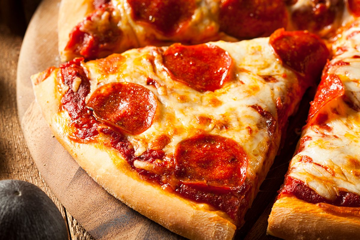increible una pizza cortada en 7 o 9 partes iguales segun doodle de google laverdaddemonagas.com pizza