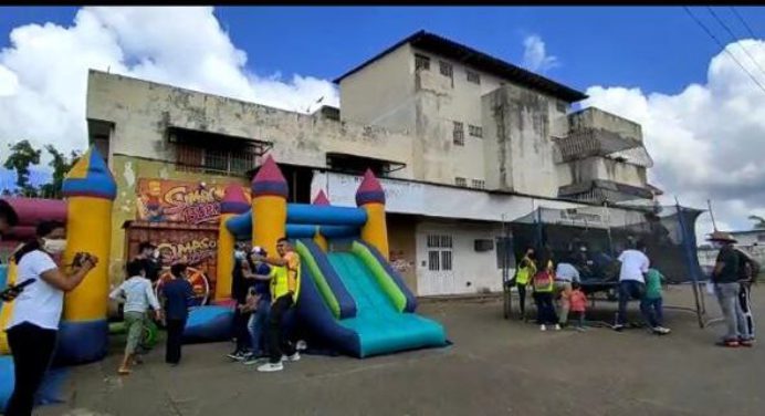 Jornada social «Caminando en amor» entregó más de 200 almuerzos en la Av. El Ejército