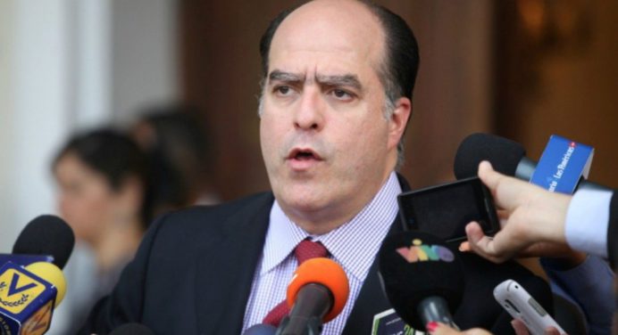 Julio Borges renuncia a su cargo y dice que «gobierno interino» debe desaparecer