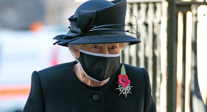 La Reina Isabel II canceló su almuerzo navideño por variante ómicron