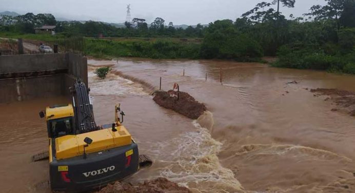 Lluvias y crecidas de ríos dejan ocho muertos en Bolivia