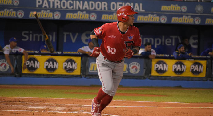 Los Cardenales de Lara domaron a los Leones en Barquisimeto