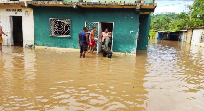 Más de 12 horas de lluvia provocaron inundaciones en Caripito