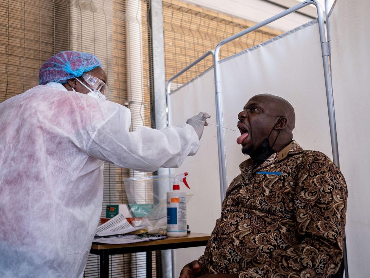 OMS: Sudáfrica y Botswana acumulan el 62 % de casos Ómicron