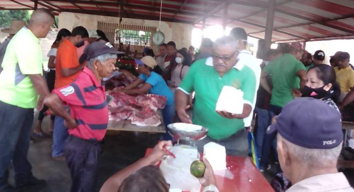 Realizan feria agroalimentaria en el municipio Sotillo
