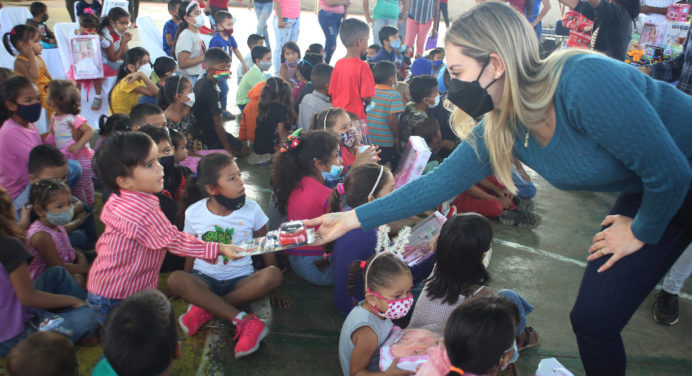 Ruta del Niño Simón: Entregan 280 juguetes en La Carbonera