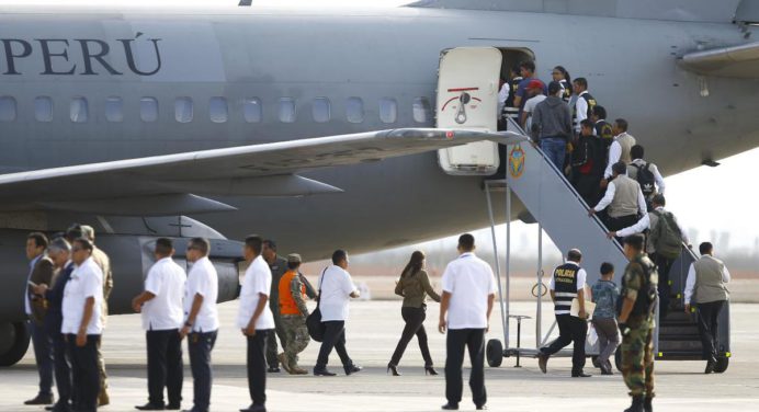 Suspenden deportación de 41 venezolanos desde Perú